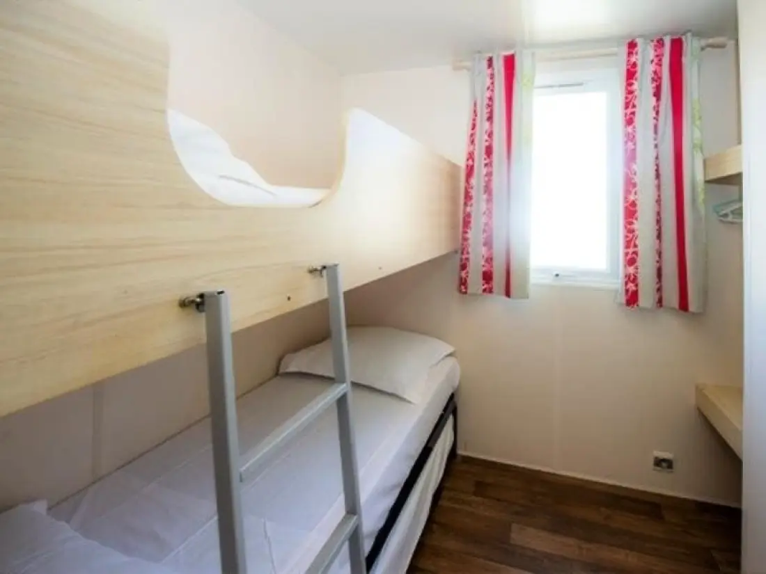 Camping Ushuaïa Villages - La Presqu'Ile 2 étoiles★★