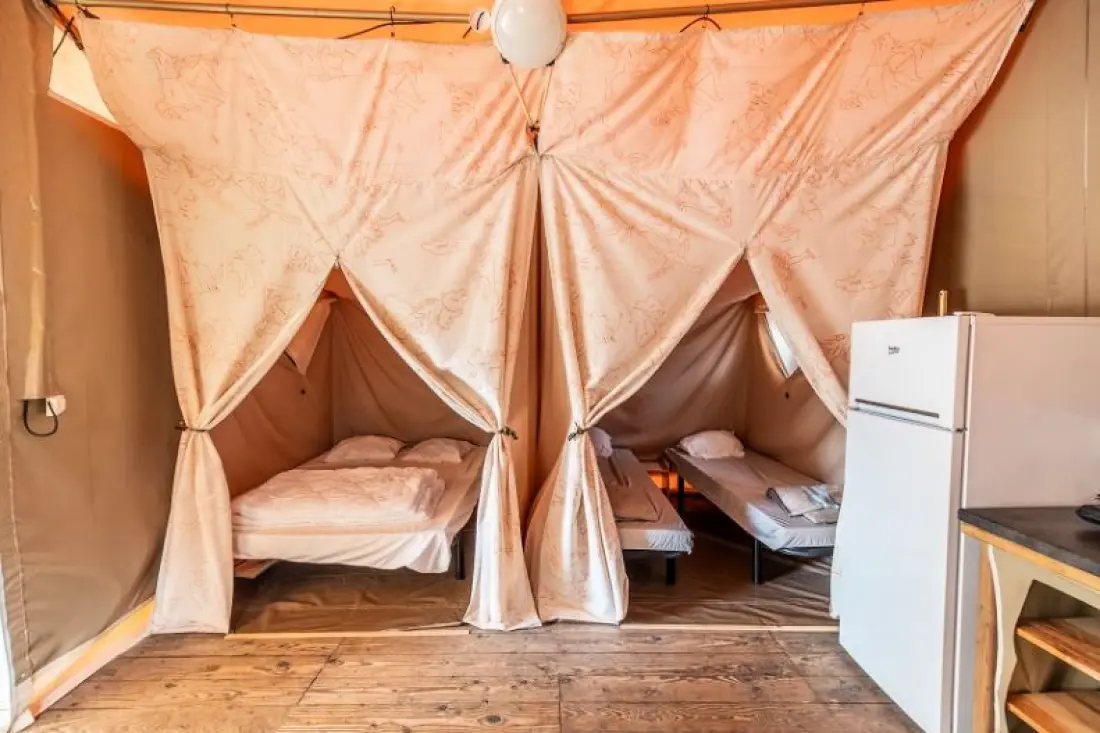 Camping Ushuaïa Villages - La Presqu'Ile 2 étoiles★★