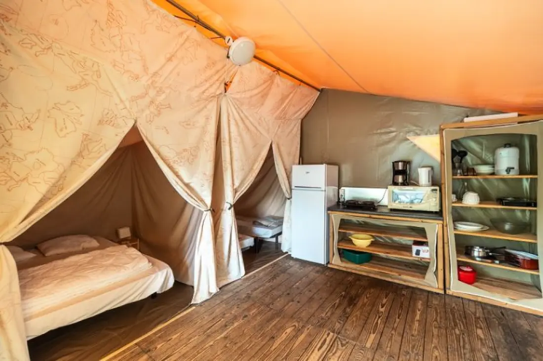 Camping Ushuaïa Villages - La Presqu'Ile 2 étoiles★★