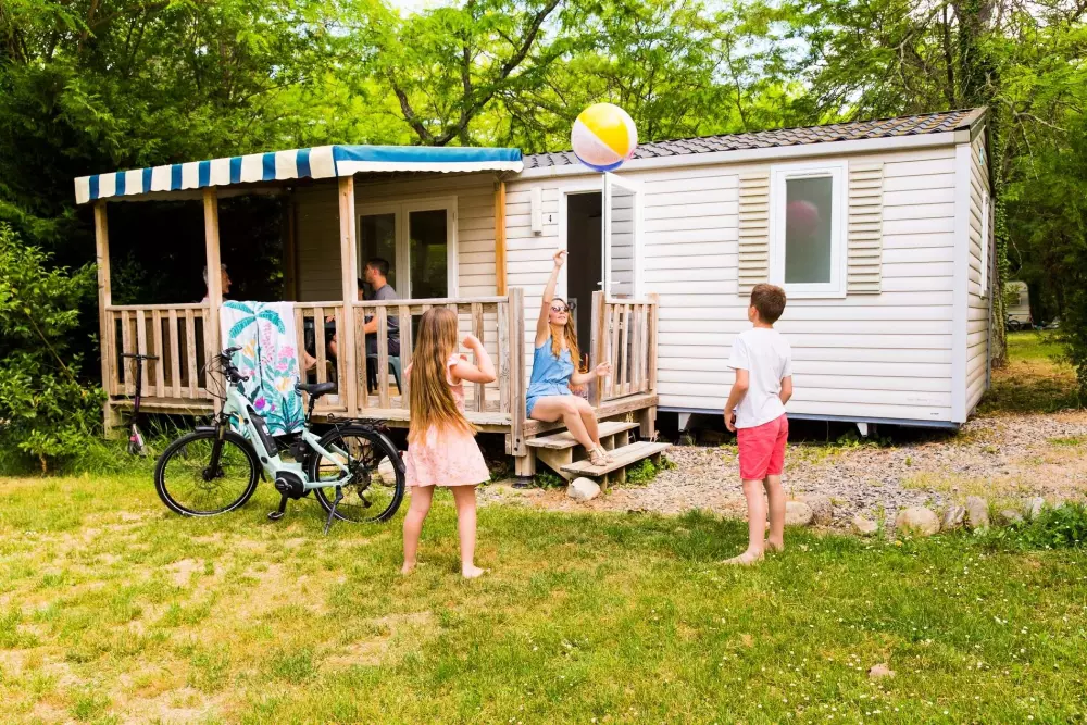 Camping LA CHAPOULIÈRE 4 étoiles★★★★