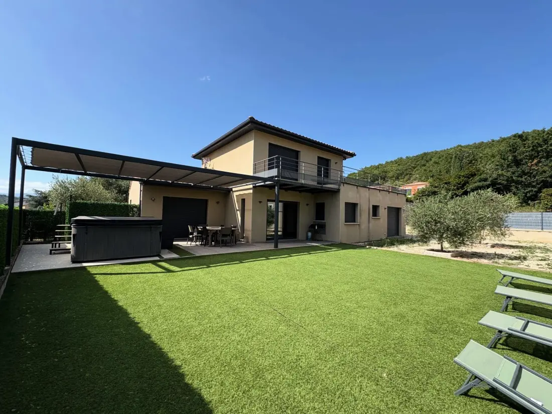 Maison de Vacances RUOMS 5