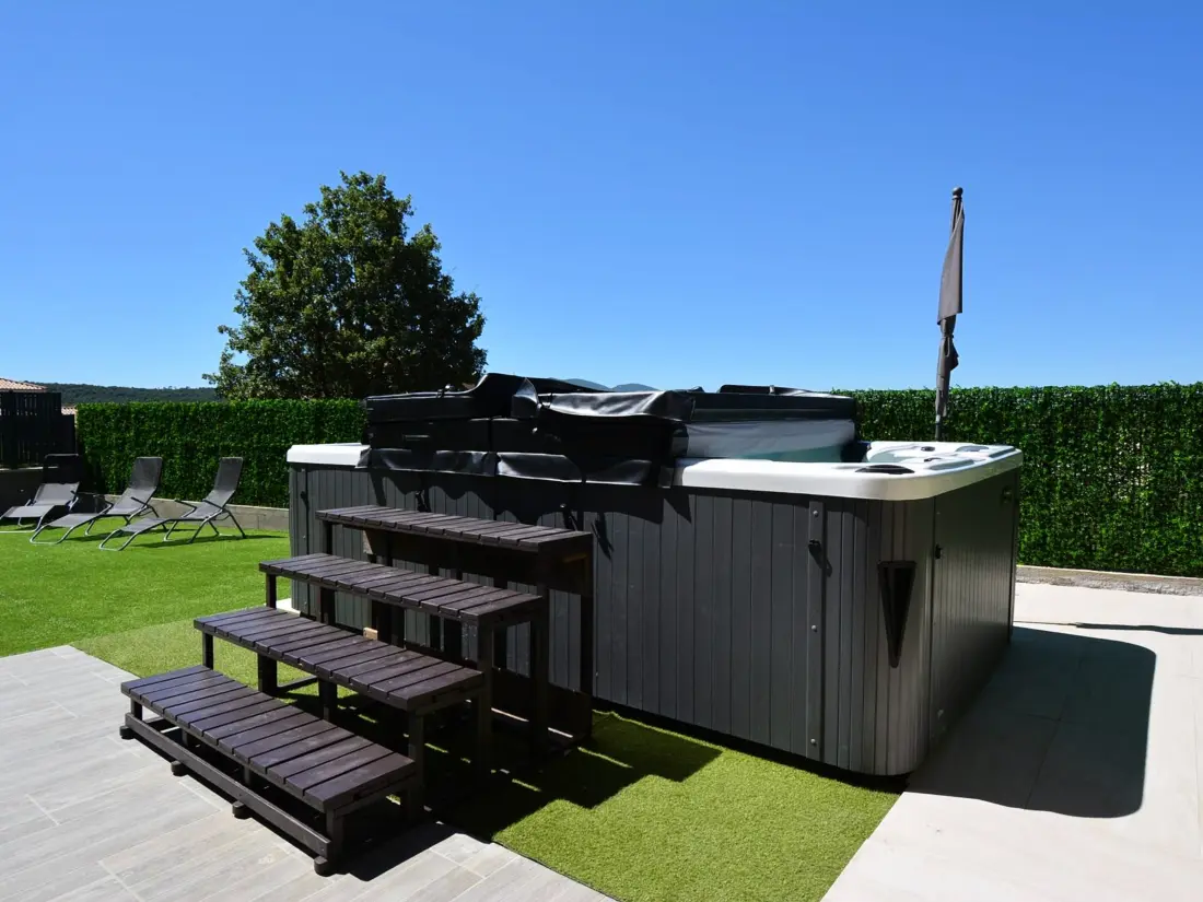 Maison de Vacances RUOMS 5