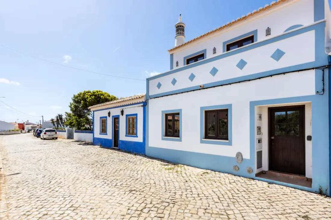 Sagres Chimneys House