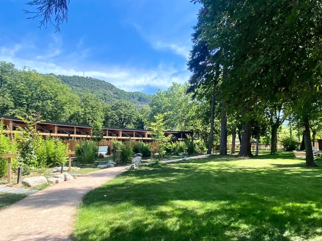 Résidence Ecolodge 4 pers mit Spa