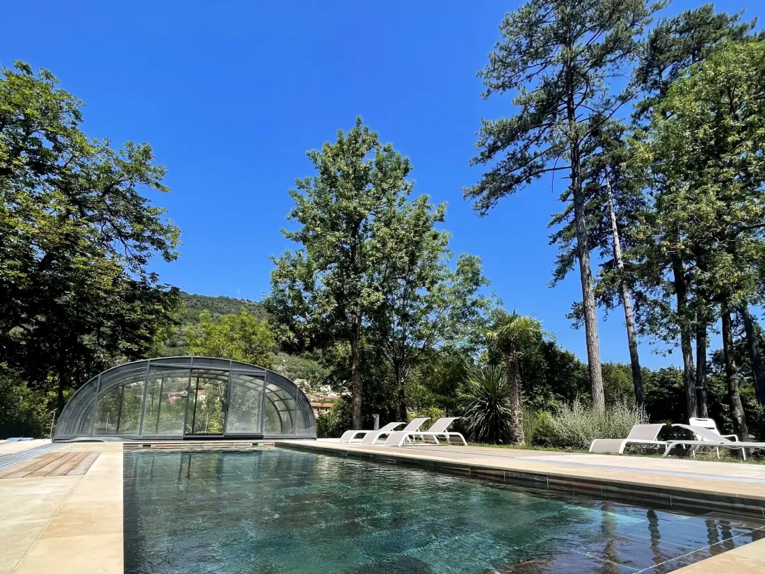 Résidence Ecolodge 4 pers mit Spa
