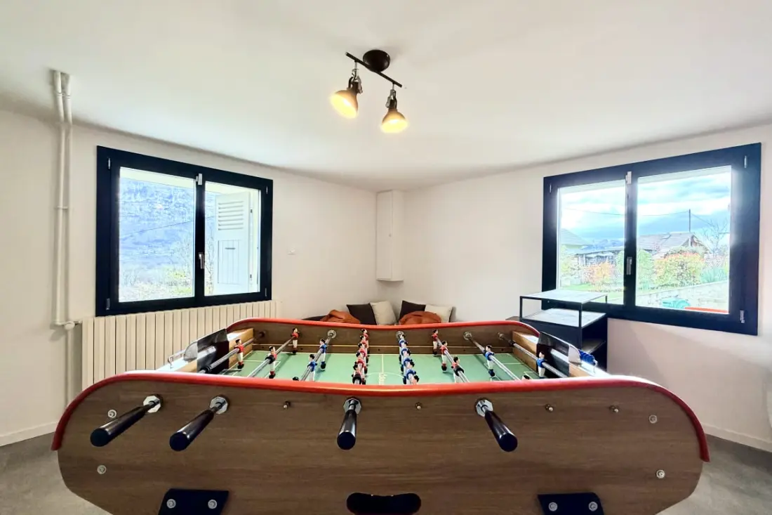 Belle Villa Sur Les Coteaux Du Lac D'aiguebelette!