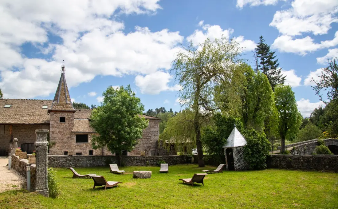 Gîte de France Gîte 24 personnes - domaine de coulagnettes 3 épis