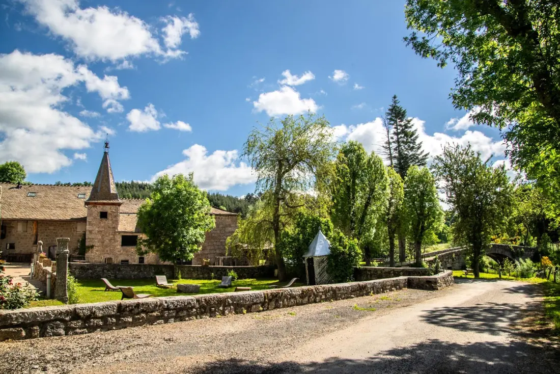 Gîte de France Gîte 24 personnes - domaine de coulagnettes 3 épis