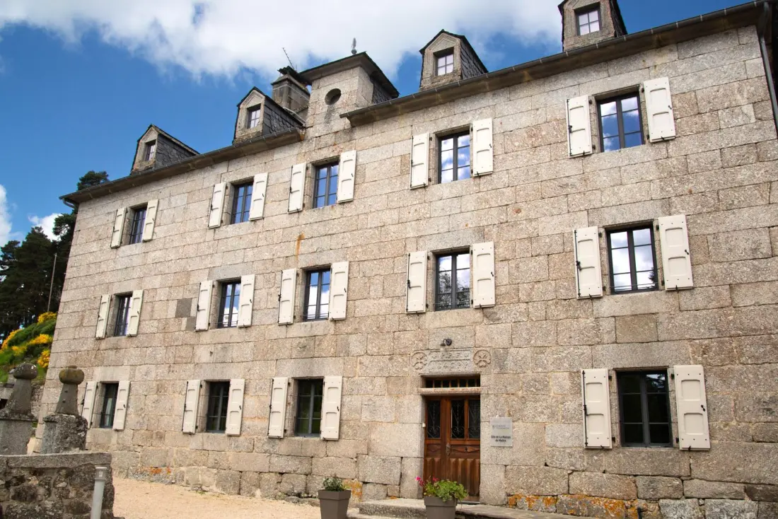 Gîte de France Gîte 24 personnes - domaine de coulagnettes 3 épis