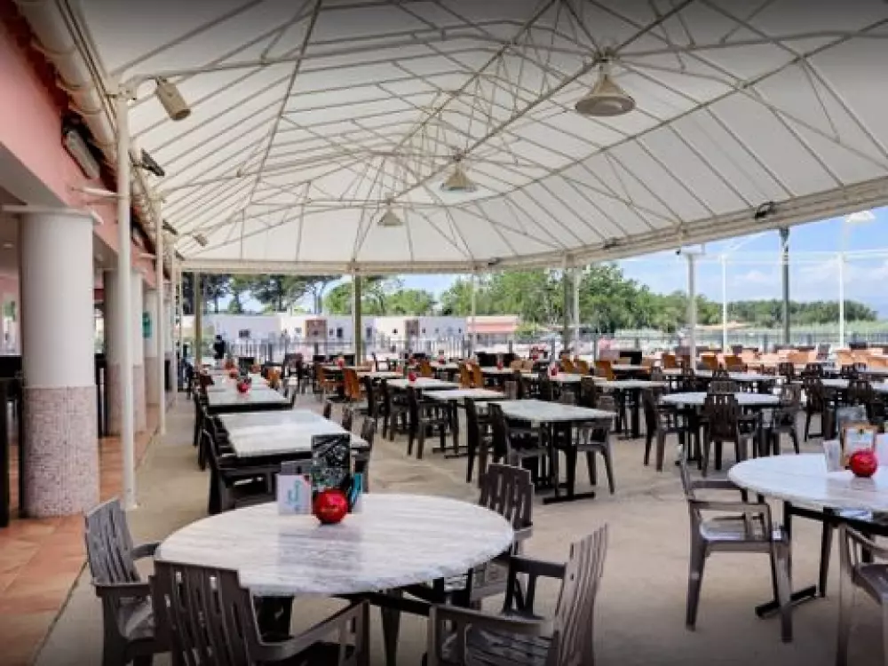 Camping De Saint Aygulf Plage 4 étoiles★★★★