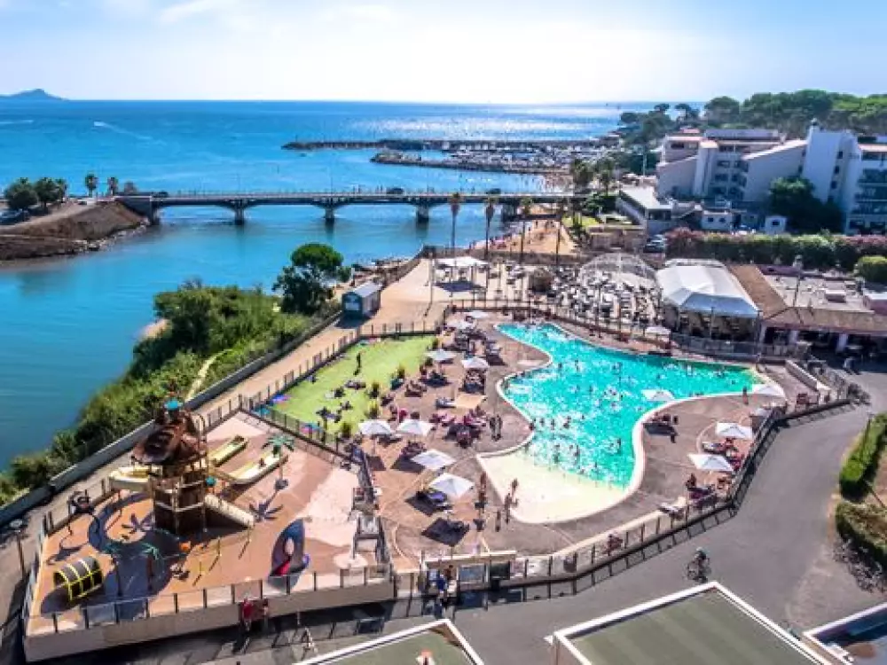 Camping De Saint Aygulf Plage 4 étoiles★★★★