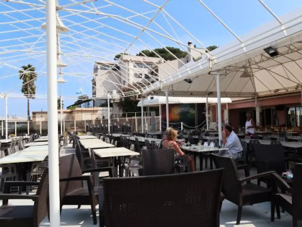 Camping De Saint Aygulf Plage 4 étoiles★★★★