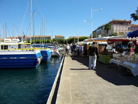 Camping De Saint Aygulf Plage 4 étoiles★★★★