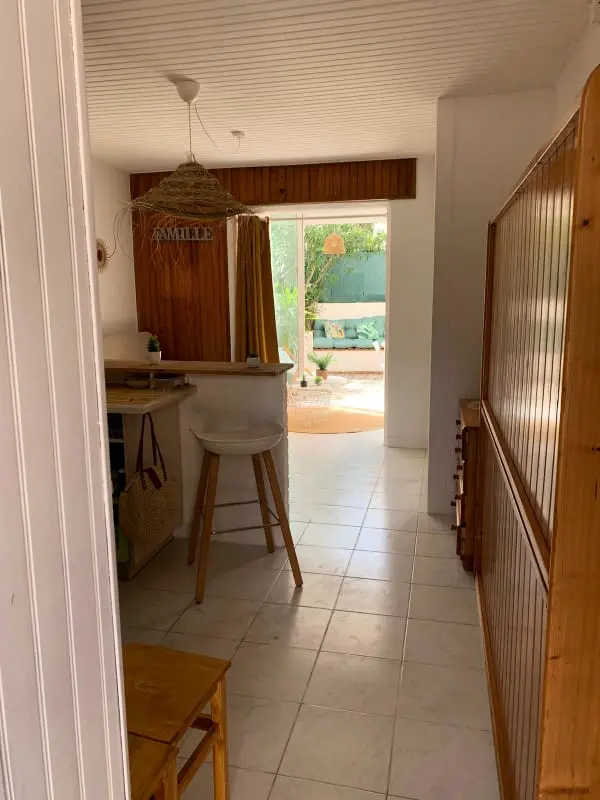 Studio Très Clair Avec Petite Terrasse