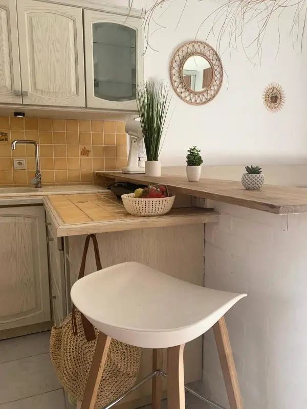 Studio Très Clair Avec Petite Terrasse