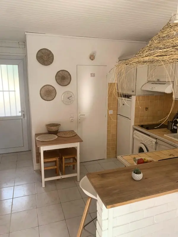 Studio Très Clair Avec Petite Terrasse