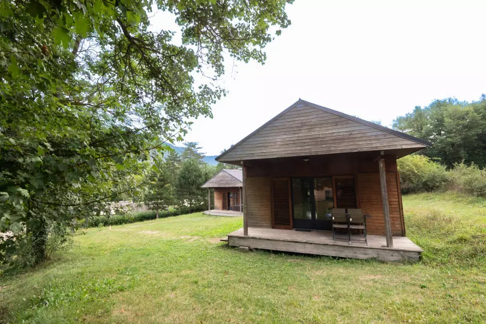 Gîte Chalet 4 pers. - camping les berges du bramont 2 étoiles