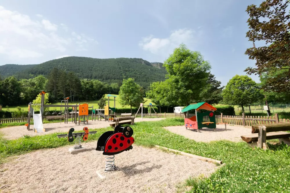 Gîte Chalet 6/8 pers. - camping les berges du bramont 2 étoiles