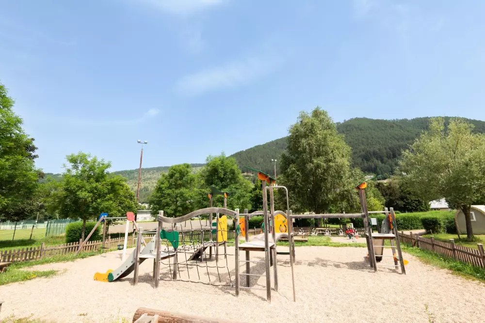 Gîte Chalet 6/8 pers. - camping les berges du bramont 2 étoiles