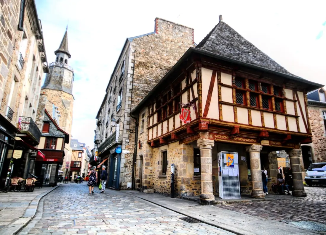 Village Insolite 1 étoiles★