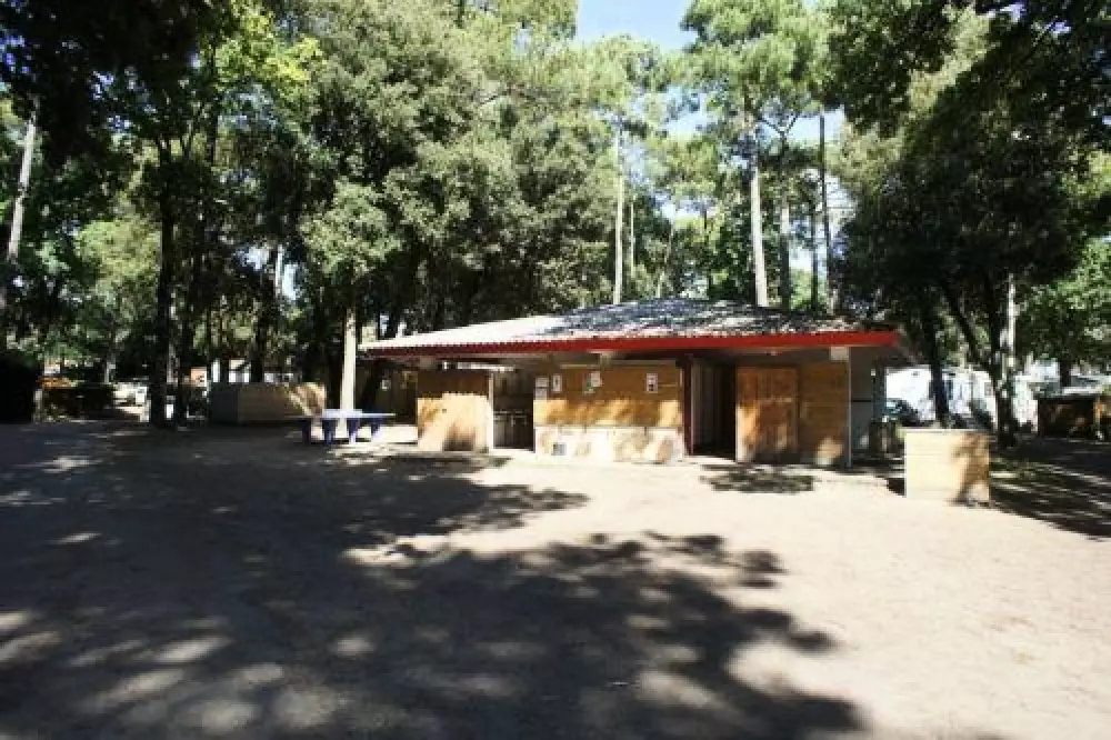 Camping Paradis Les Rochelets 41 étoiles★