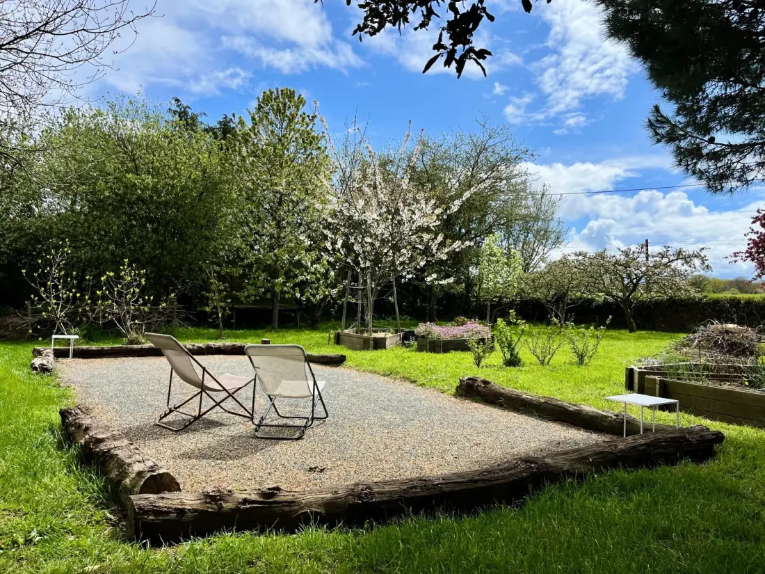 Gîte de France De rulinen - côté verger 4 épis