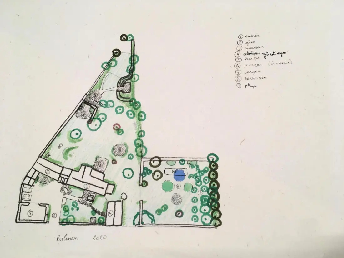 Gîte de France De rulinen - côté verger 4 épis