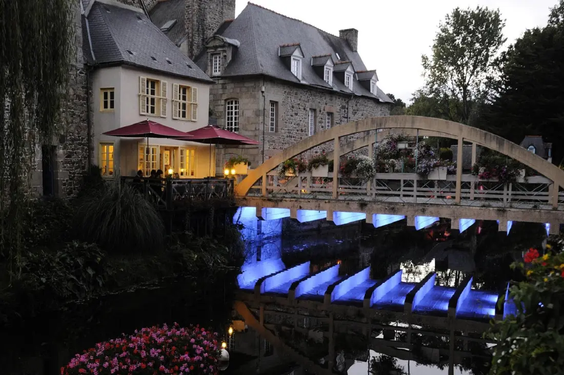 Gîte de France De rulinen - côté verger 4 épis