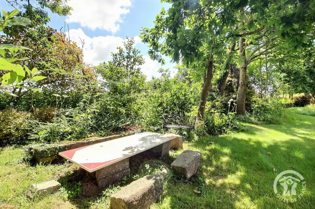 Gîte de France De rulinen - côté verger 4 épis