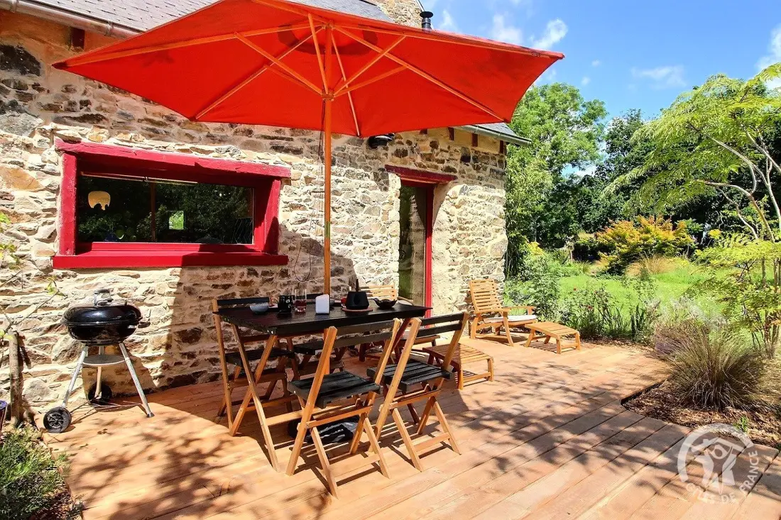 Gîte de France De rulinen - côté verger 4 épis