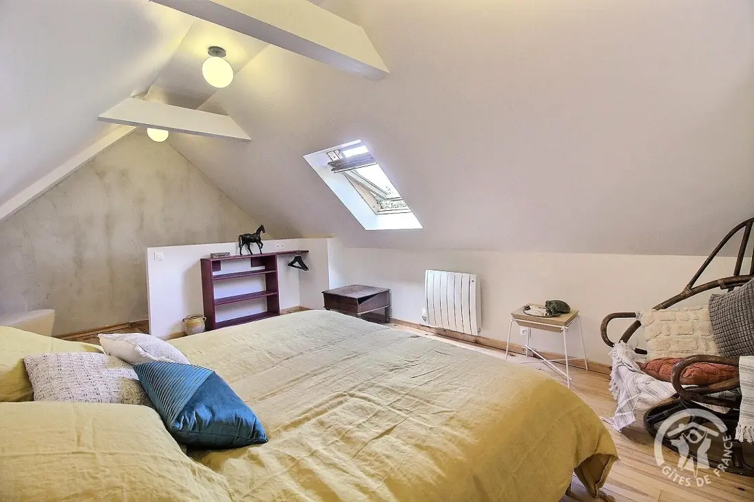 Gîte de France De rulinen - côté verger 4 épis