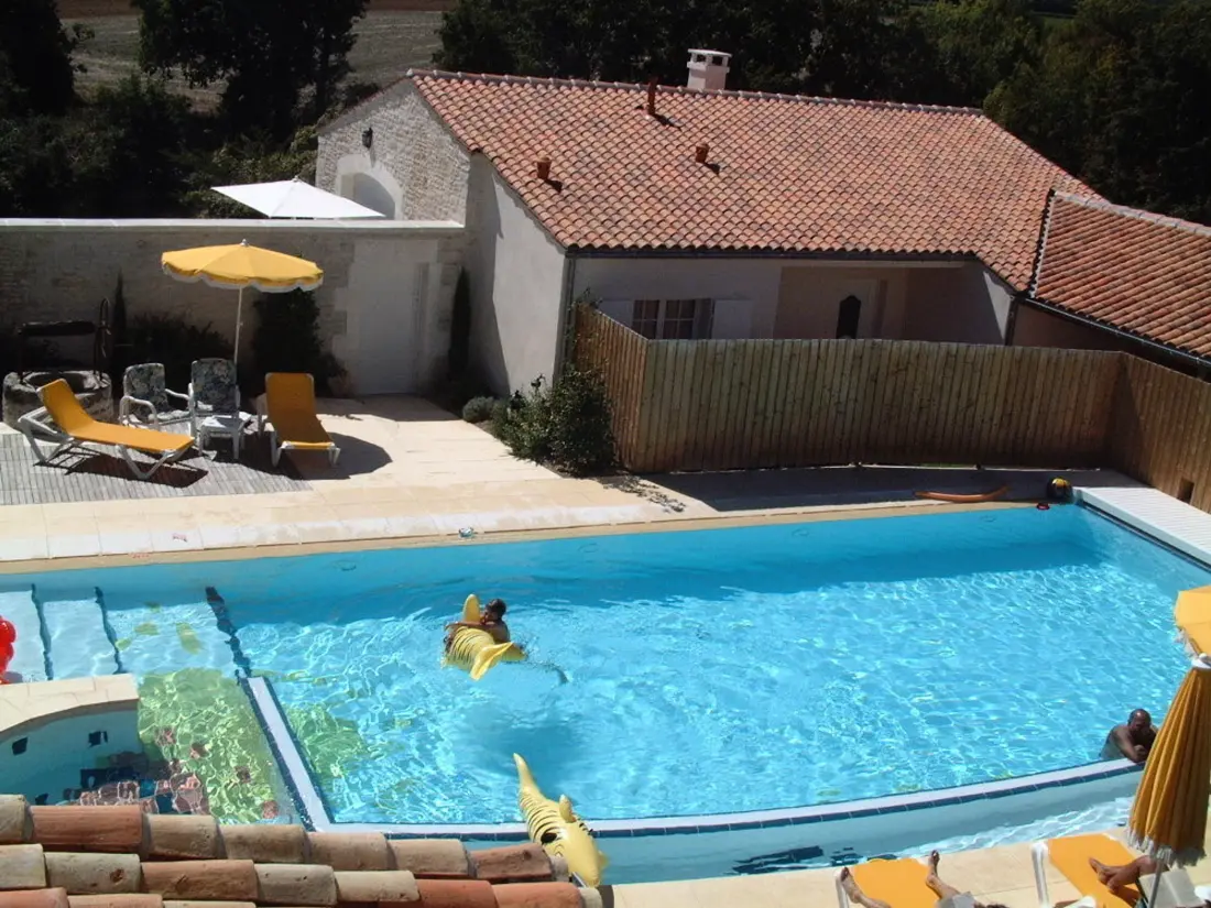 Maison de Vacances Saint-Cybardeaux 2
