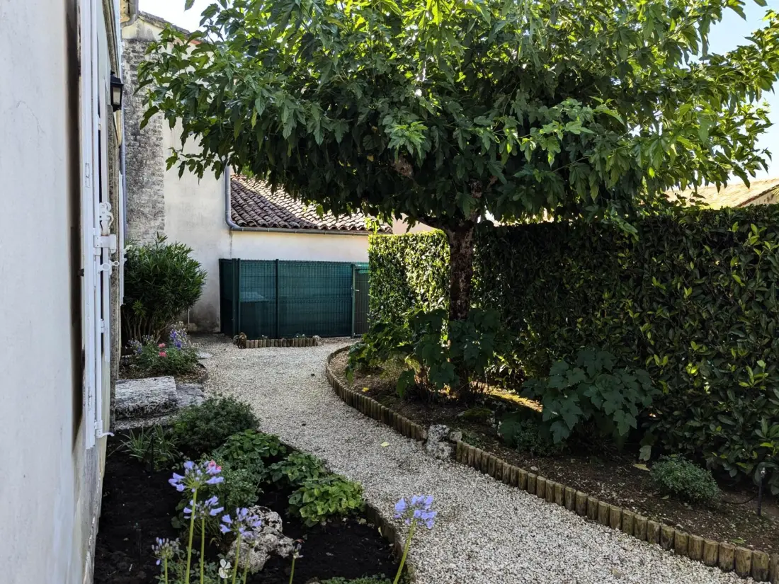 Maison de Vacances Saint-Cybardeaux 3