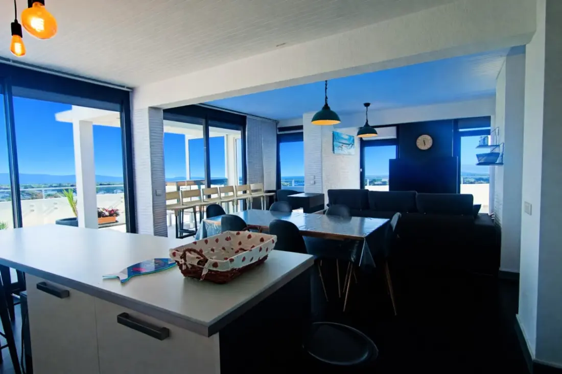 Appartement Avec Terrasse à Saint-cyprien