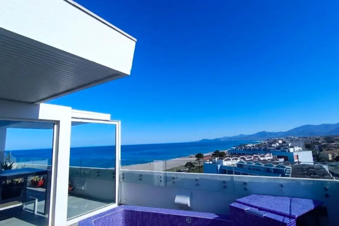 Appartement Avec Terrasse à Saint-cyprien