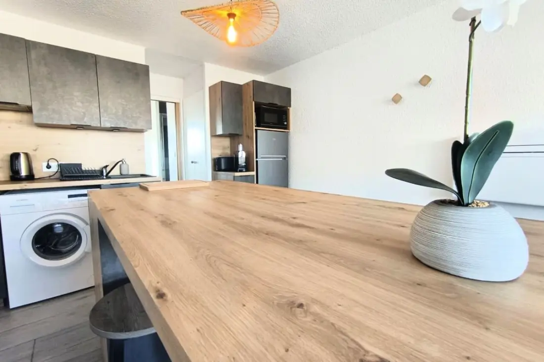 Charmant Appt 30 M² Vue Marina Refait à Neuf 2025