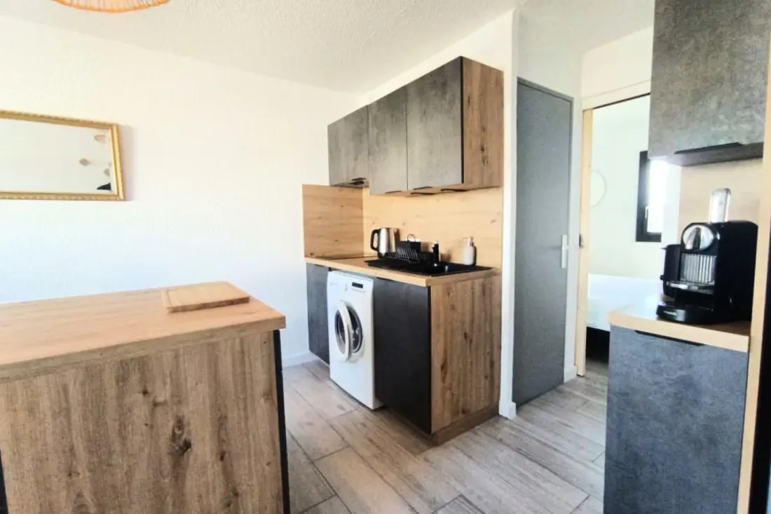Charmant Appt 30 M² Vue Marina Refait à Neuf 2025