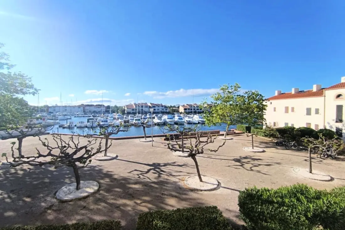 Charmant Appt 30 M² Vue Marina Refait à Neuf 2025