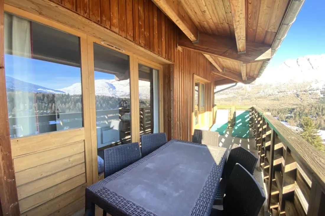 Appartement Avec Balcon Offrant Une Superbe Vue