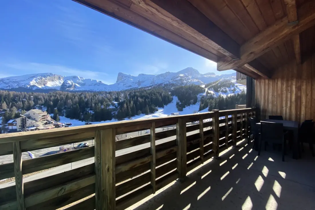 Appartement Avec Balcon Offrant Une Superbe Vue