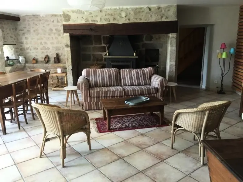 Gîte de France à Saint-Exupéry-les-Roches 3 épis