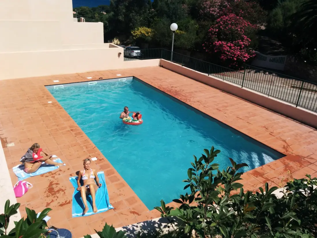 Résidence Pont de bateau, Meerblick mit privatem Pool