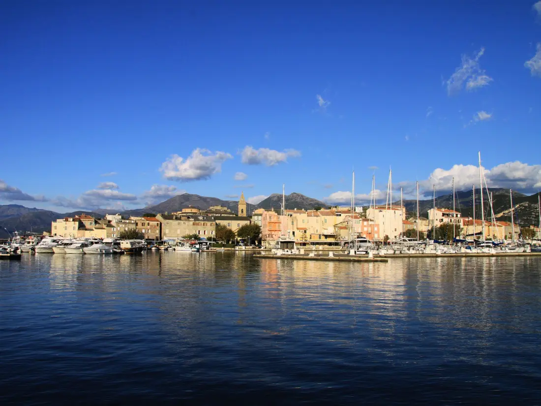 Résidence Pont de bateau, Meerblick mit privatem Pool