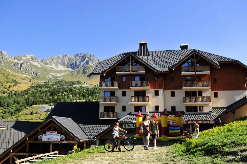Résidence Goélia Le Rond Point des Pistes 3 étoiles★★★