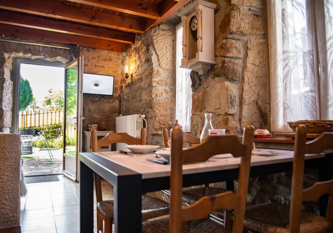 Gîte de France Gîtes de france 2/4 personnes à la peyre 2 épis