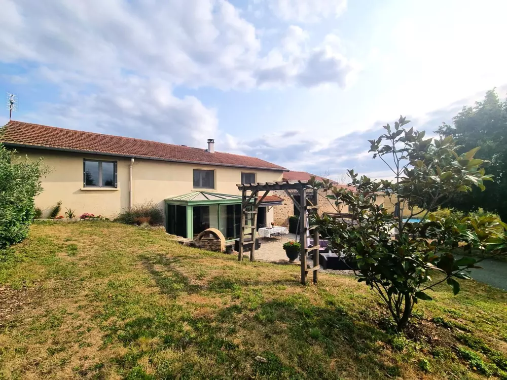 Maison de Vacances Saint-Galmier 4