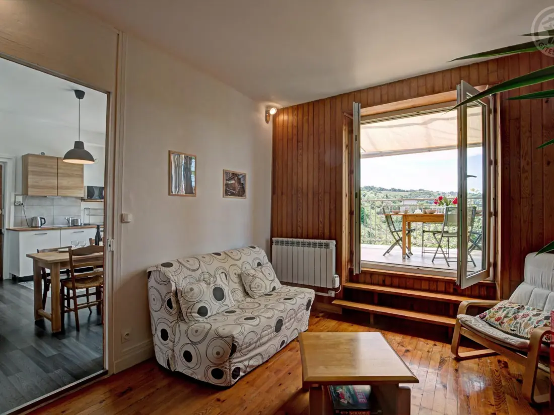 Maison de Vacances SAINT-GENEST-LERPT
