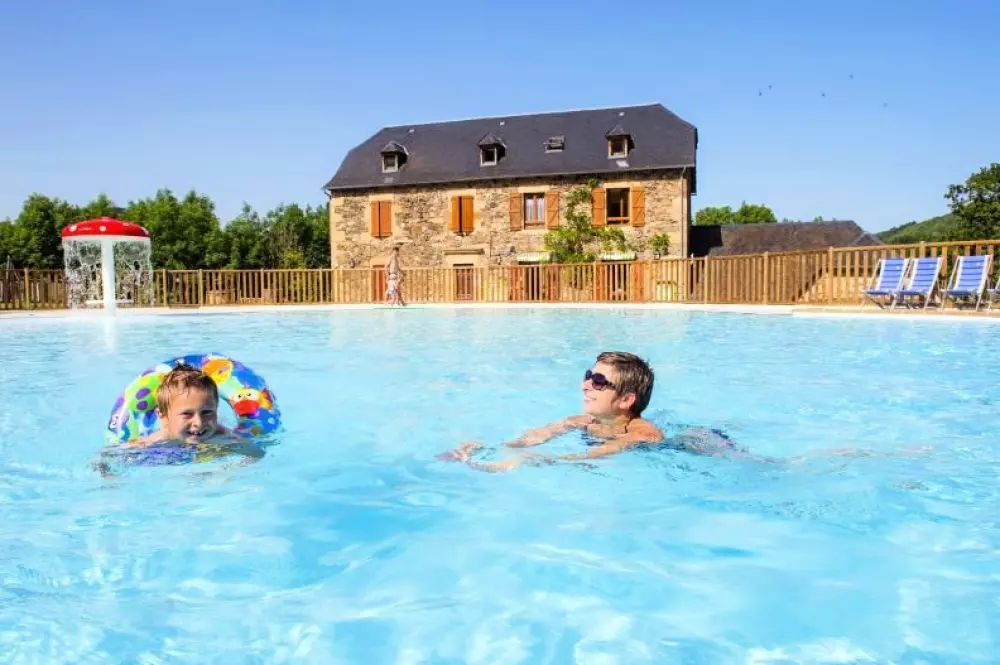 Ushuaïa Villages - Camping  Les Rives d'Olt et Aubrac 4 étoiles★★★★