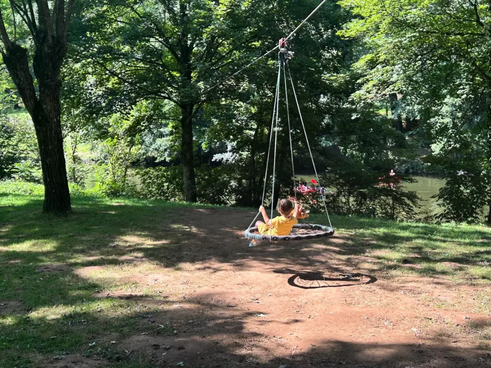 Ushuaïa Villages - Camping  Les Rives d'Olt et Aubrac 4 étoiles★★★★