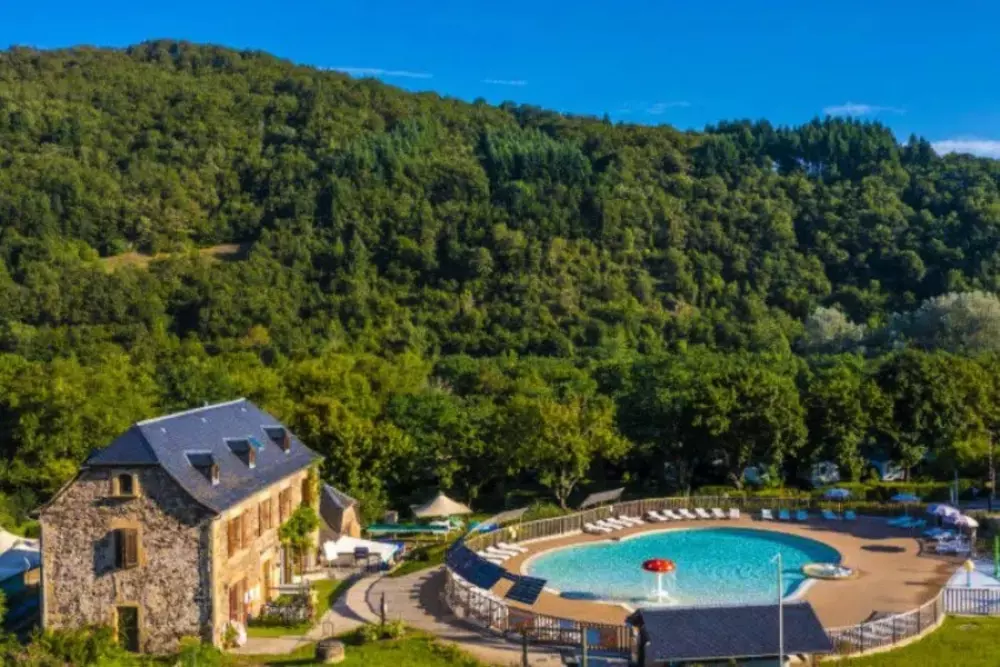 Ushuaïa Villages - Camping  Les Rives d'Olt et Aubrac 4 étoiles★★★★